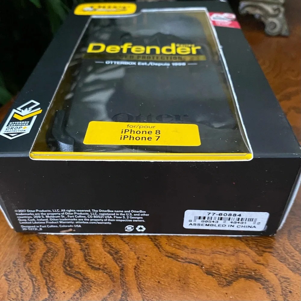 New OtterBox Defender Case Black iPhone 7 or iPhone 8